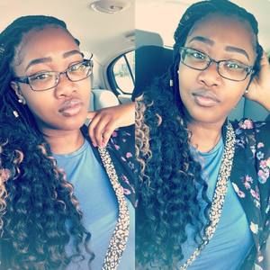 Meet your Posher, Shana